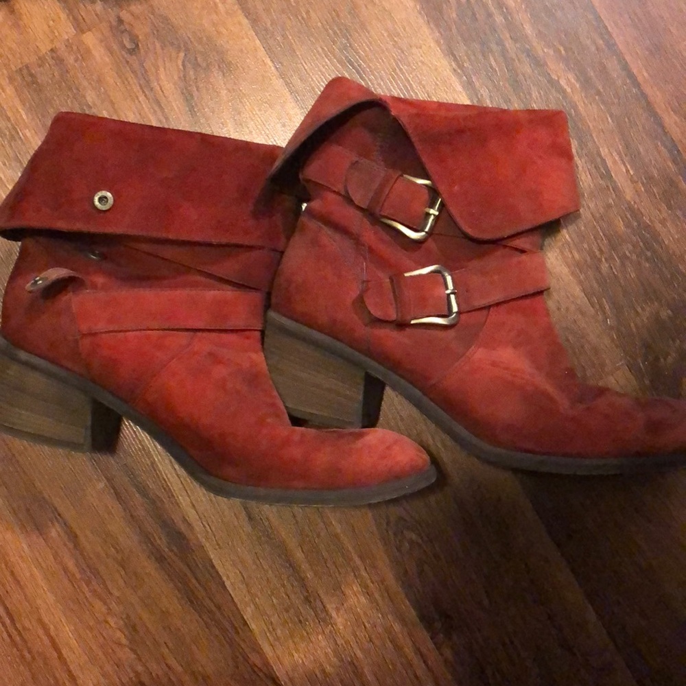 Donald Pliner red Danee boots